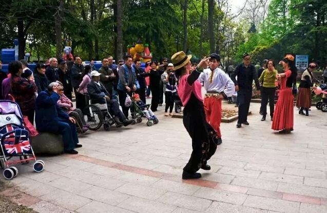 天眼安檢機(jī)：2017新疆安檢有多嚴(yán)格?